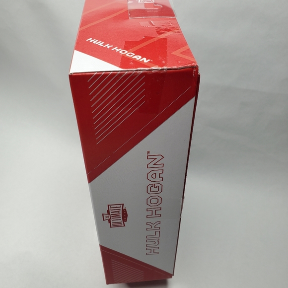 WWE Ultimate Edition Hulk Hogan Wrestling Action Figure Fan Takeover Exclusive - Picture 3 of 6